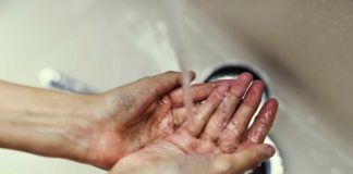 8 Winter Skincare Tips to Keep Your Skin Glowing Until the Spring