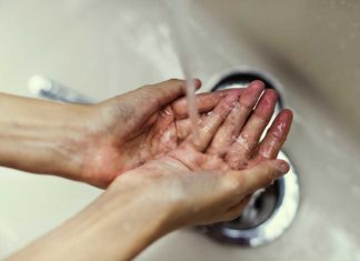 8 Winter Skincare Tips to Keep Your Skin Glowing Until the Spring