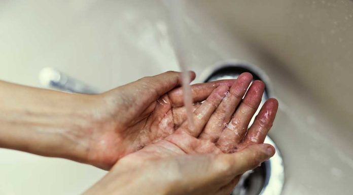 8 Winter Skincare Tips to Keep Your Skin Glowing Until the Spring